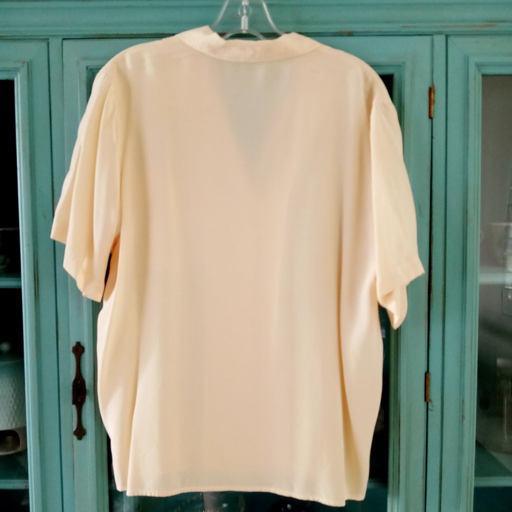 Vintage 1980's  100% Silk Crepe Cream - Picture 2 of 3